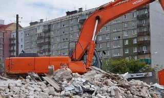 Вывоз строительного мусора с участка в Рославле недорого от 1537 руб. | 2Землекопа-Рлв